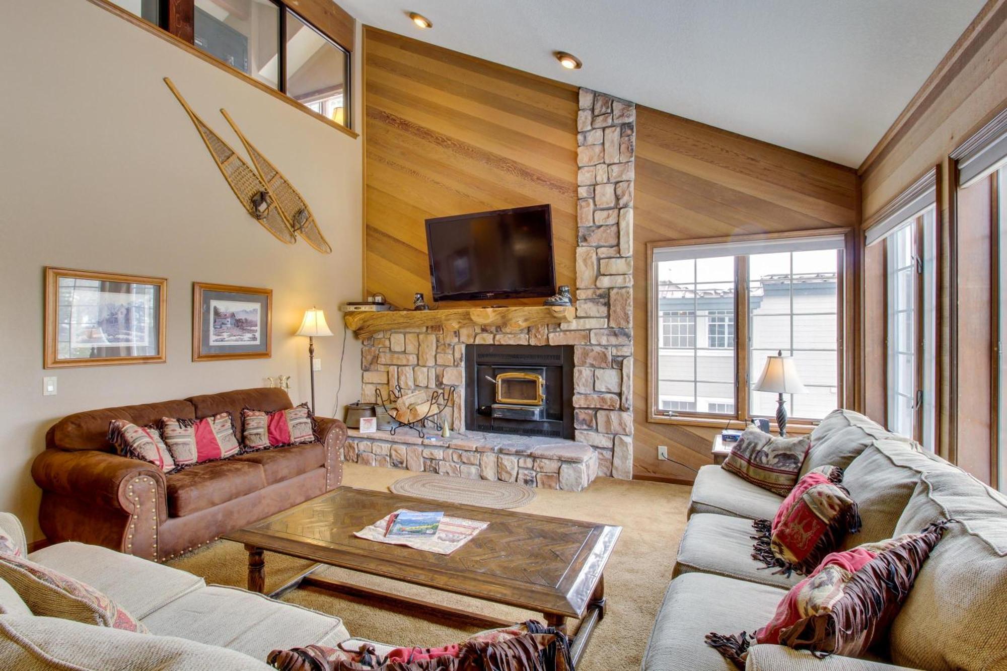 Sierra Megeve * Mammoth Lakes